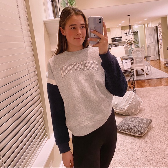 ☼Champion Sherpa Crewneck Sweater☼ - Picture 2 of 7